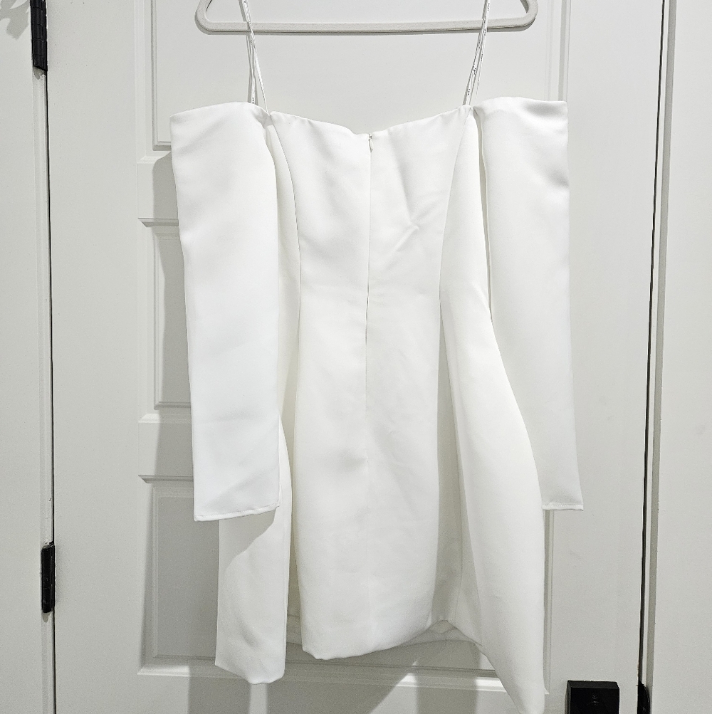 Elliatt Vida Dress - Picture 5 of 6